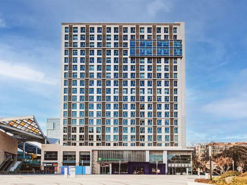 Holiday Inn Express Shanghai Baoyang By Ihg Exterior foto